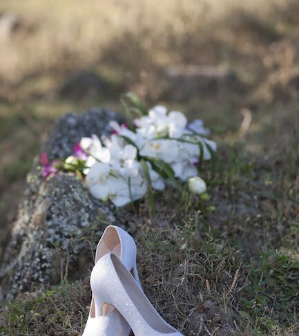 Heeft het dragen van platte bruiloftschoenen invloed op de look van het geheel?