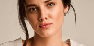 Minimalistische gouden sieraden voor een verfijnde dagelijkse look